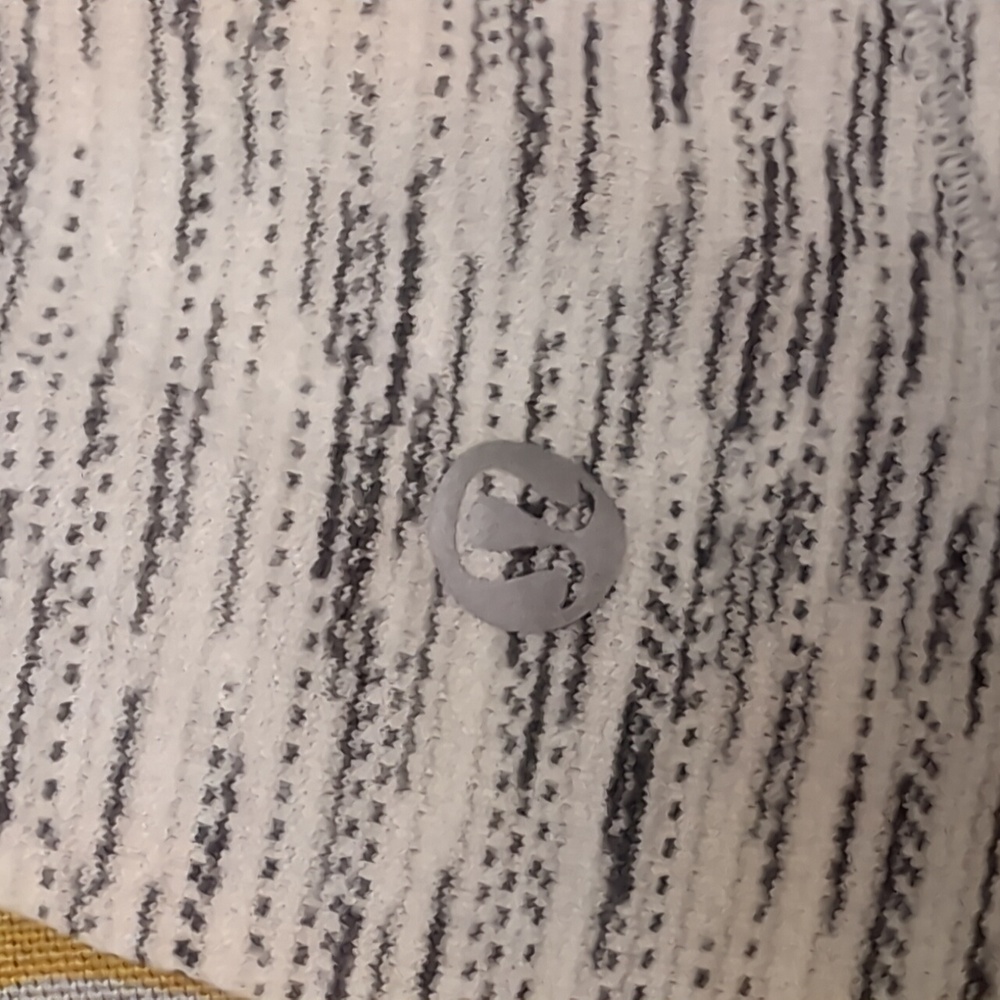 Lululemon Workout Top - Picture 3 of 5